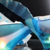 Mark Benne waxinelichtje en bord in blauw wit en iridescent transparant 2